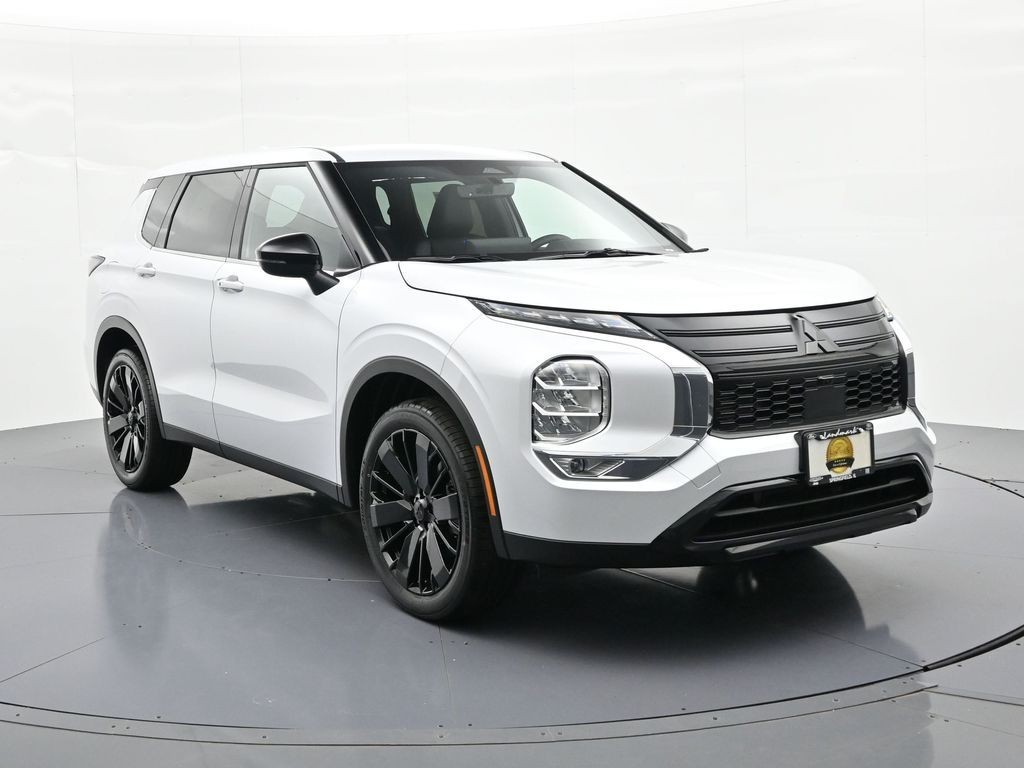 Mitsubishi Outlander Vehicle Full-screen Gallery Image 3