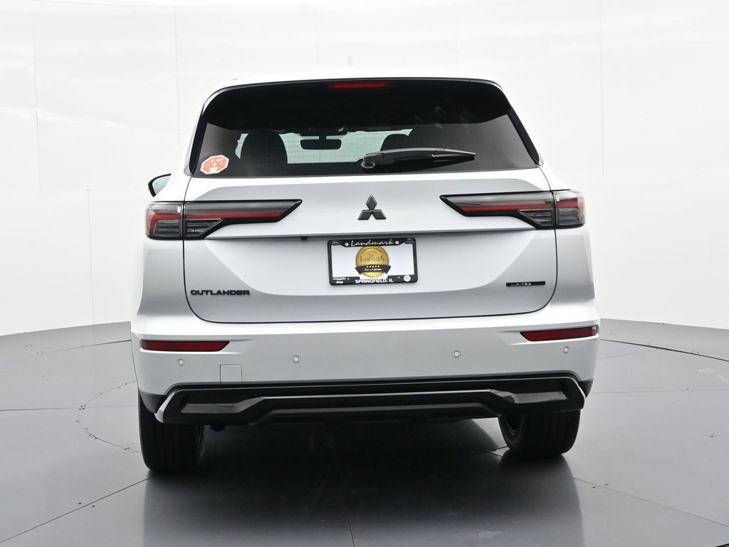 Mitsubishi Outlander Vehicle Full-screen Gallery Image 6