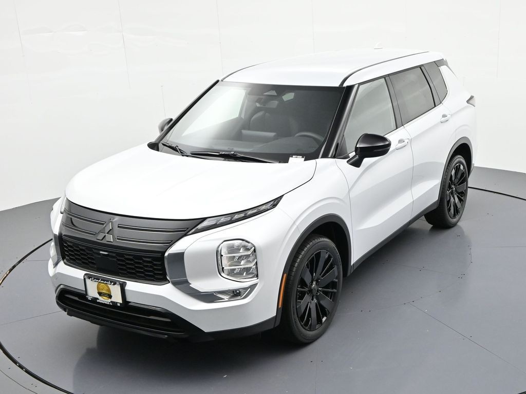Mitsubishi Outlander Vehicle Full-screen Gallery Image 15