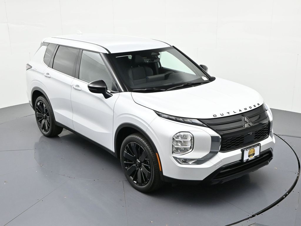 Mitsubishi Outlander Vehicle Full-screen Gallery Image 15