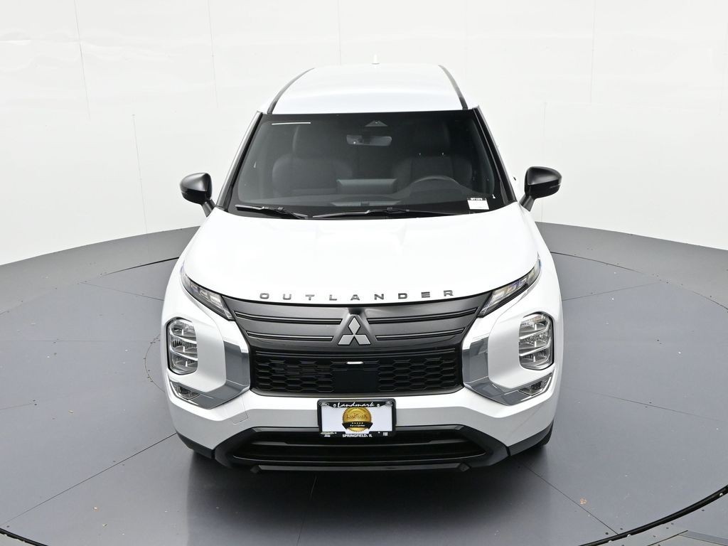 Mitsubishi Outlander Vehicle Full-screen Gallery Image 16