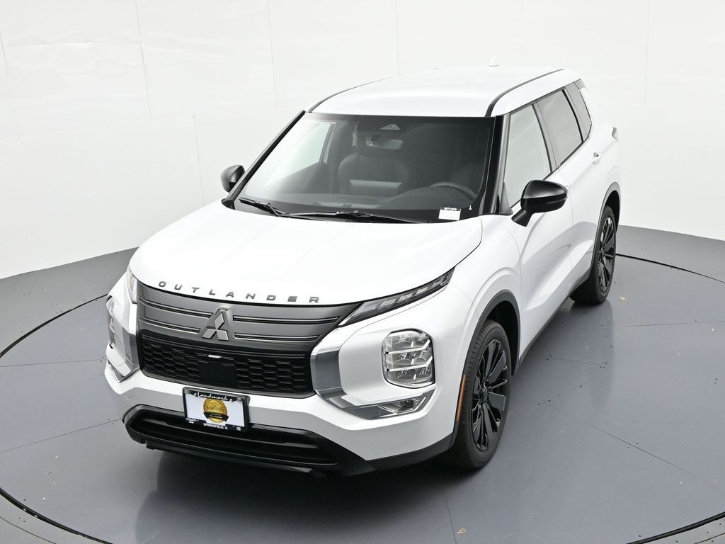 Mitsubishi Outlander Vehicle Full-screen Gallery Image 17