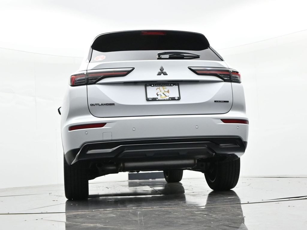 Mitsubishi Outlander Vehicle Full-screen Gallery Image 20