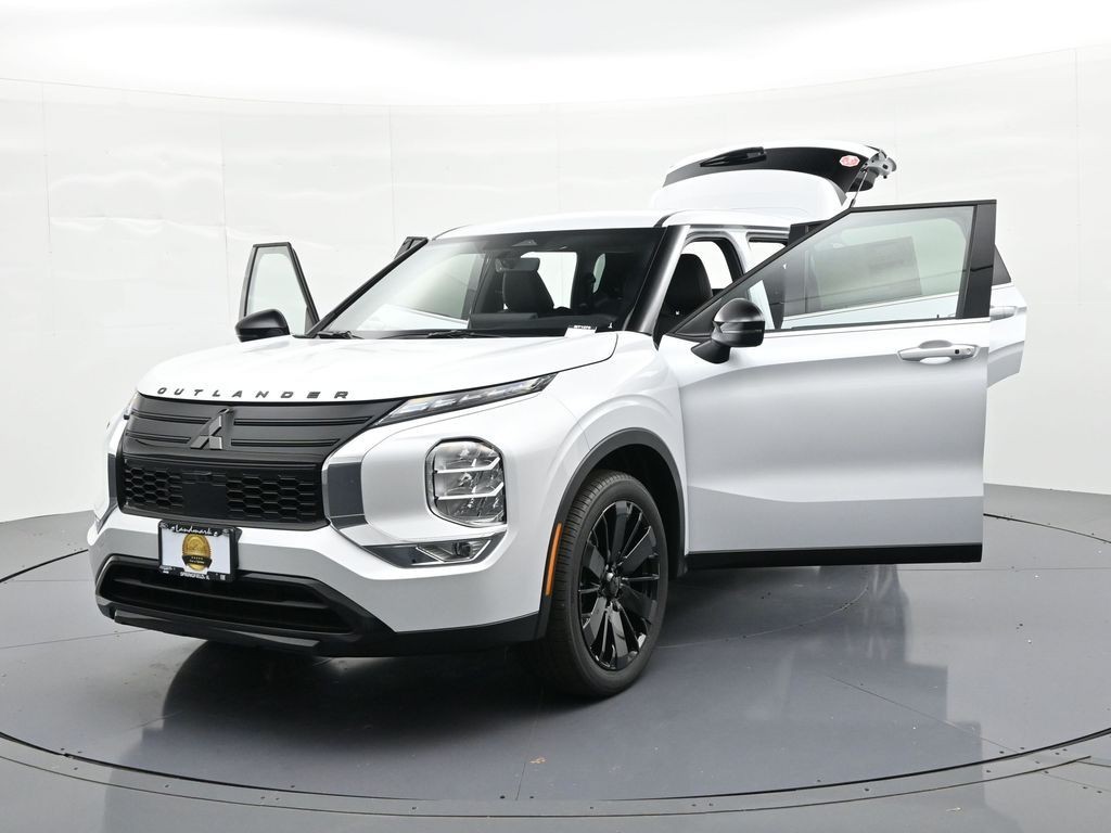 Mitsubishi Outlander Vehicle Full-screen Gallery Image 25