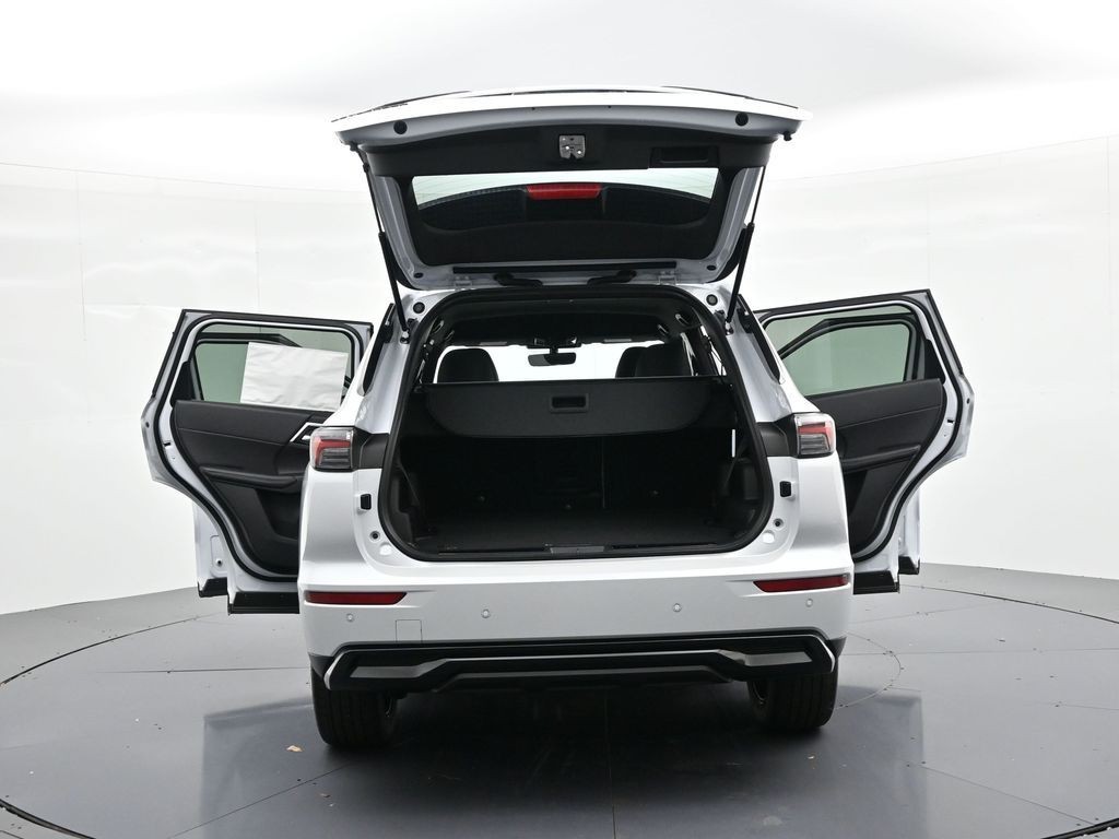 Mitsubishi Outlander Vehicle Full-screen Gallery Image 26