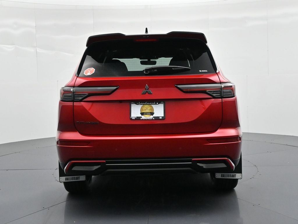 Mitsubishi Outlander Vehicle Full-screen Gallery Image 6