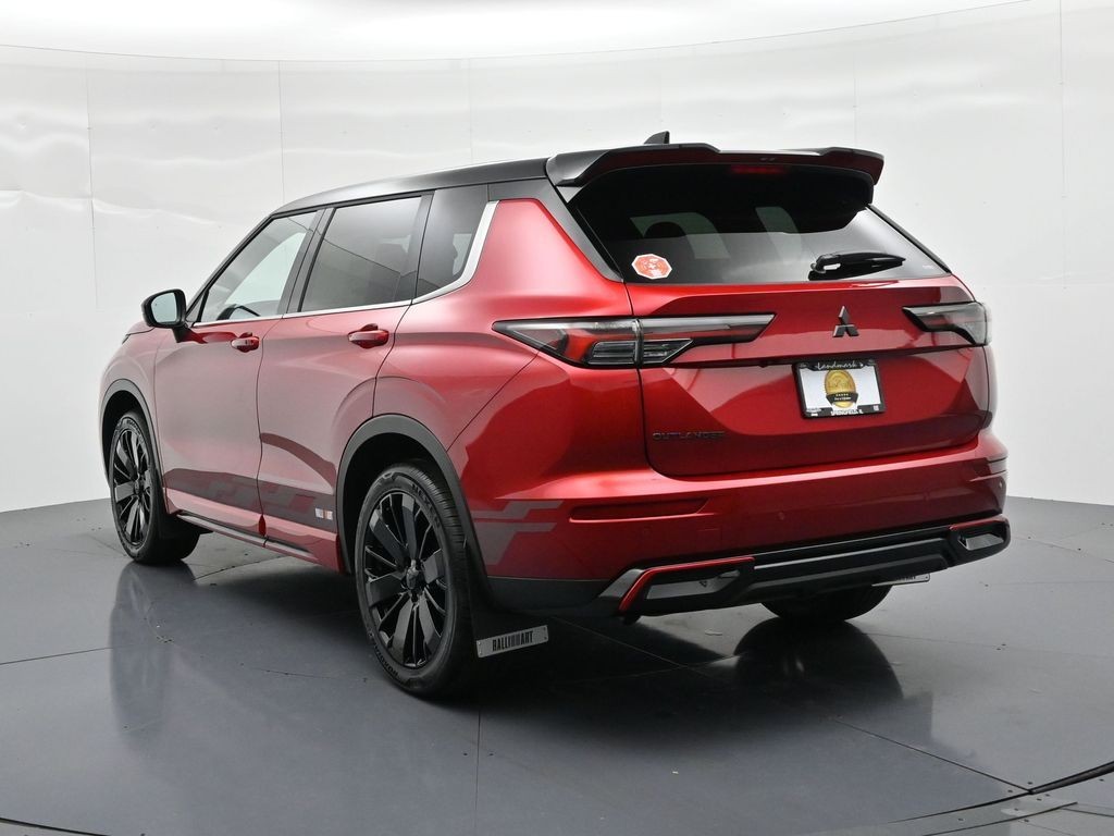 Mitsubishi Outlander Vehicle Full-screen Gallery Image 7