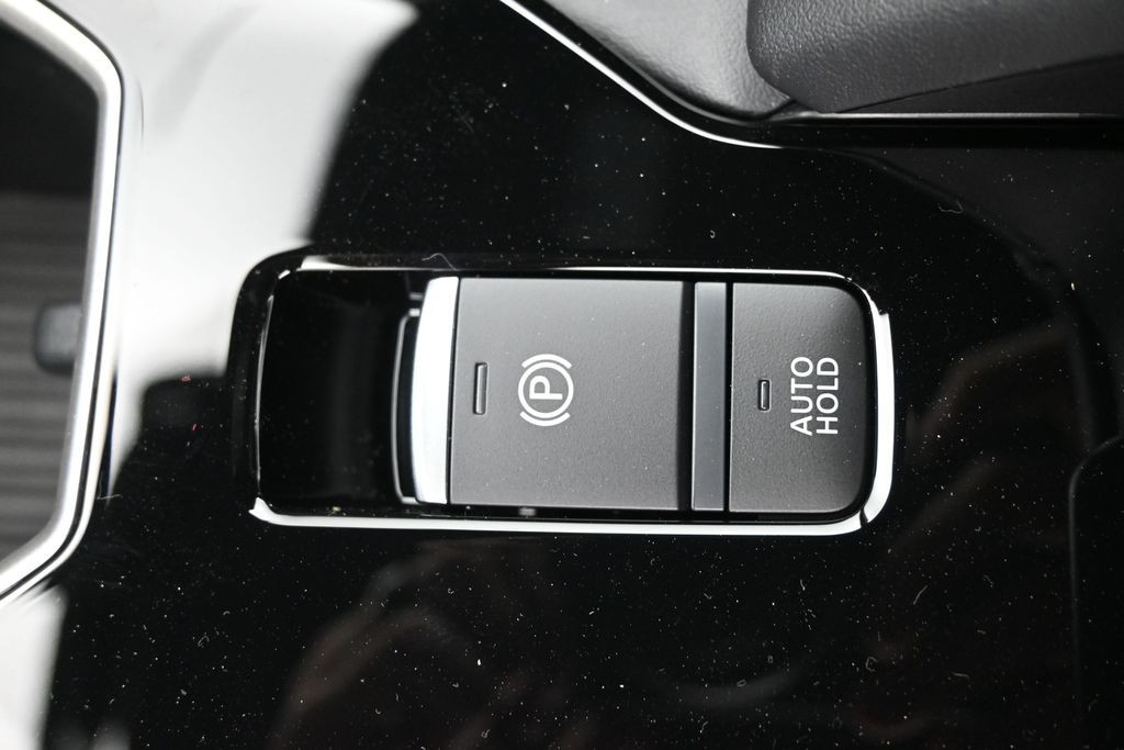 Mitsubishi Outlander Vehicle Full-screen Gallery Image 13