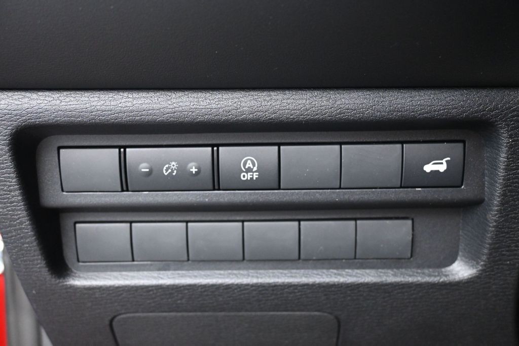 Mitsubishi Outlander Vehicle Full-screen Gallery Image 20