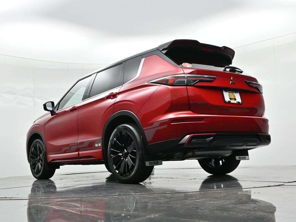 Mitsubishi Outlander Vehicle Full-screen Gallery Image 26