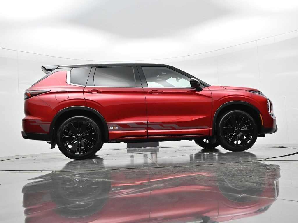 Mitsubishi Outlander Vehicle Full-screen Gallery Image 29