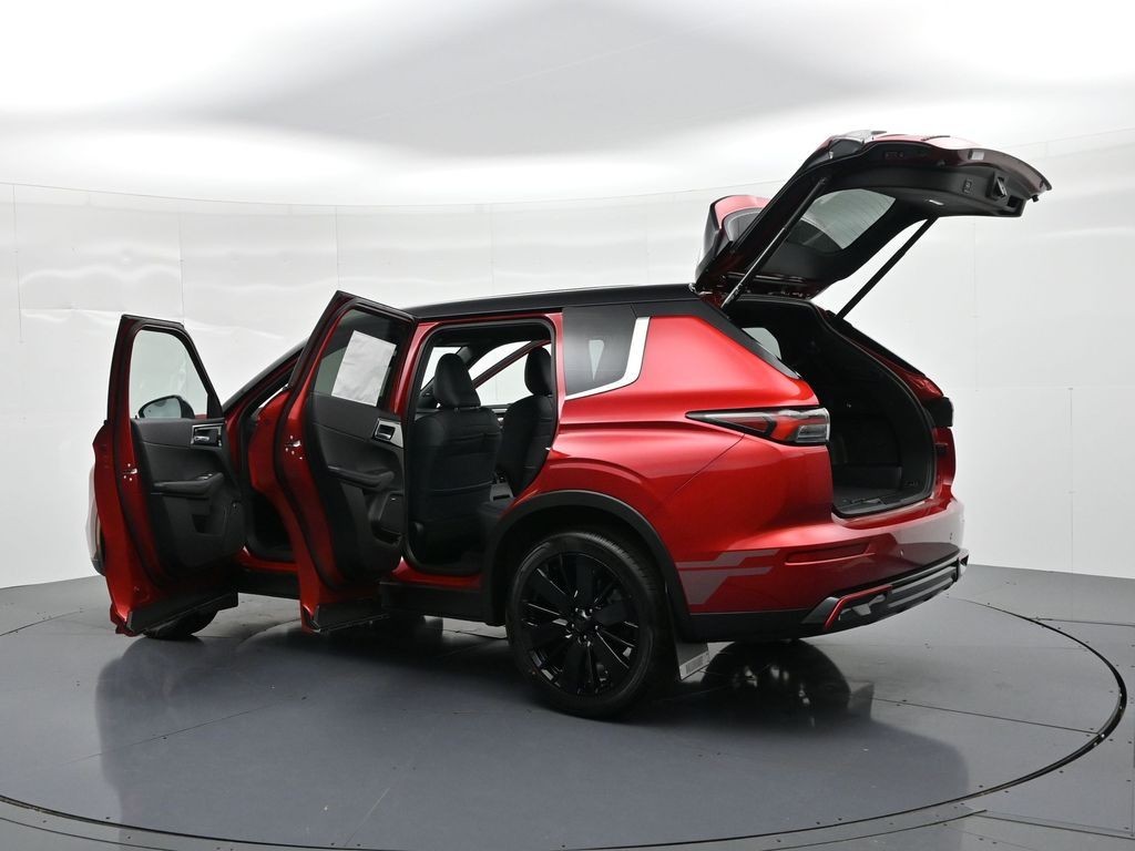 Mitsubishi Outlander Vehicle Full-screen Gallery Image 31