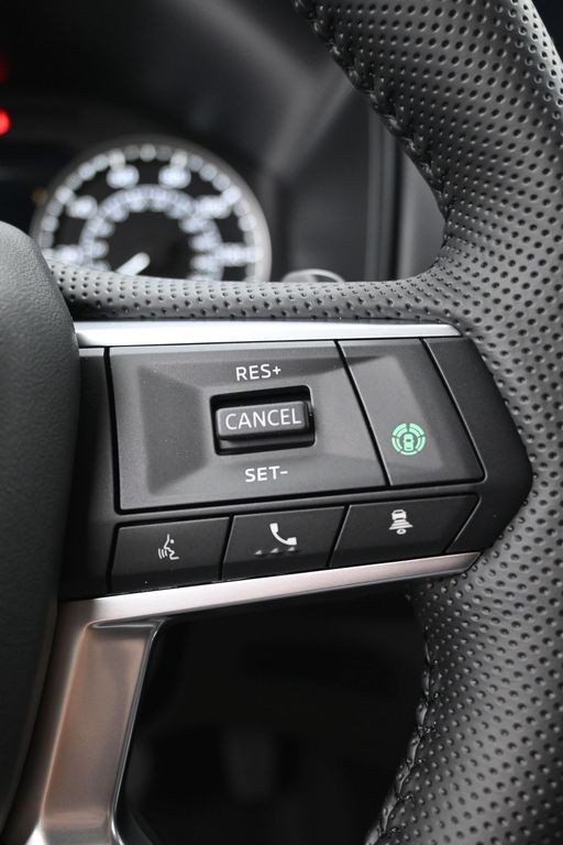 Mitsubishi Outlander Vehicle Full-screen Gallery Image 18