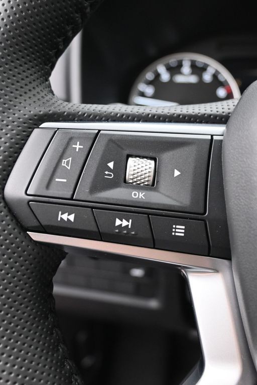 Mitsubishi Outlander Vehicle Full-screen Gallery Image 19
