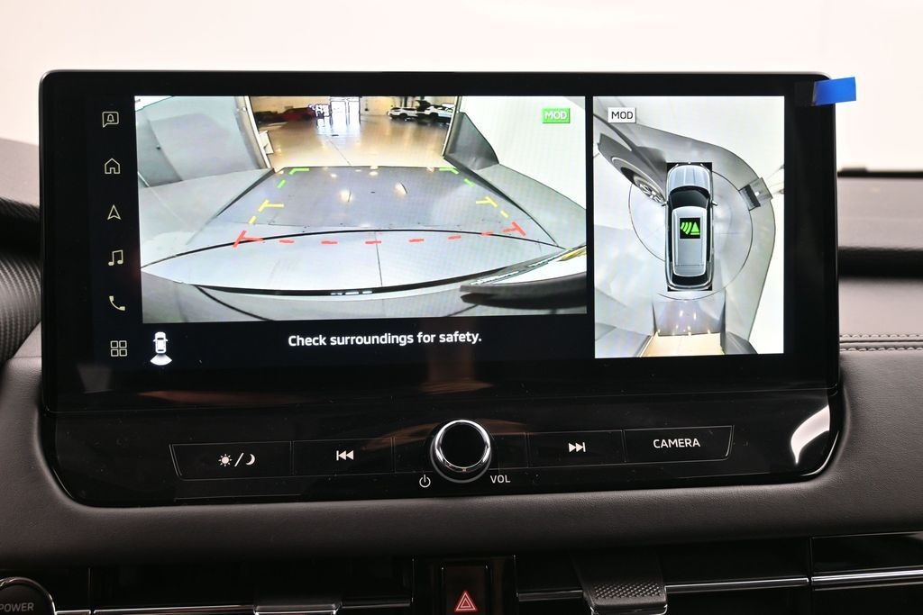Mitsubishi Outlander Plug-In Hybrid Vehicle Full-screen Gallery Image 11