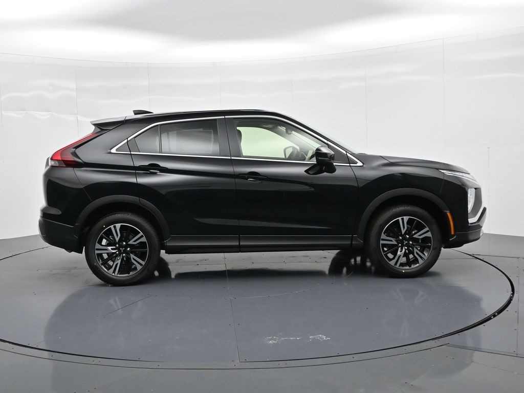 Mitsubishi Eclipse Cross Vehicle Full-screen Gallery Image 4