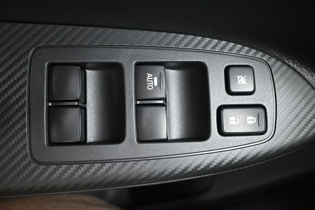 Mitsubishi Eclipse Cross Vehicle Full-screen Gallery Image 20