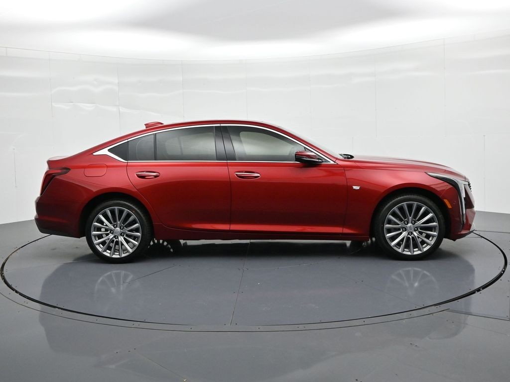 Cadillac CT5 Vehicle Full-screen Gallery Image 4
