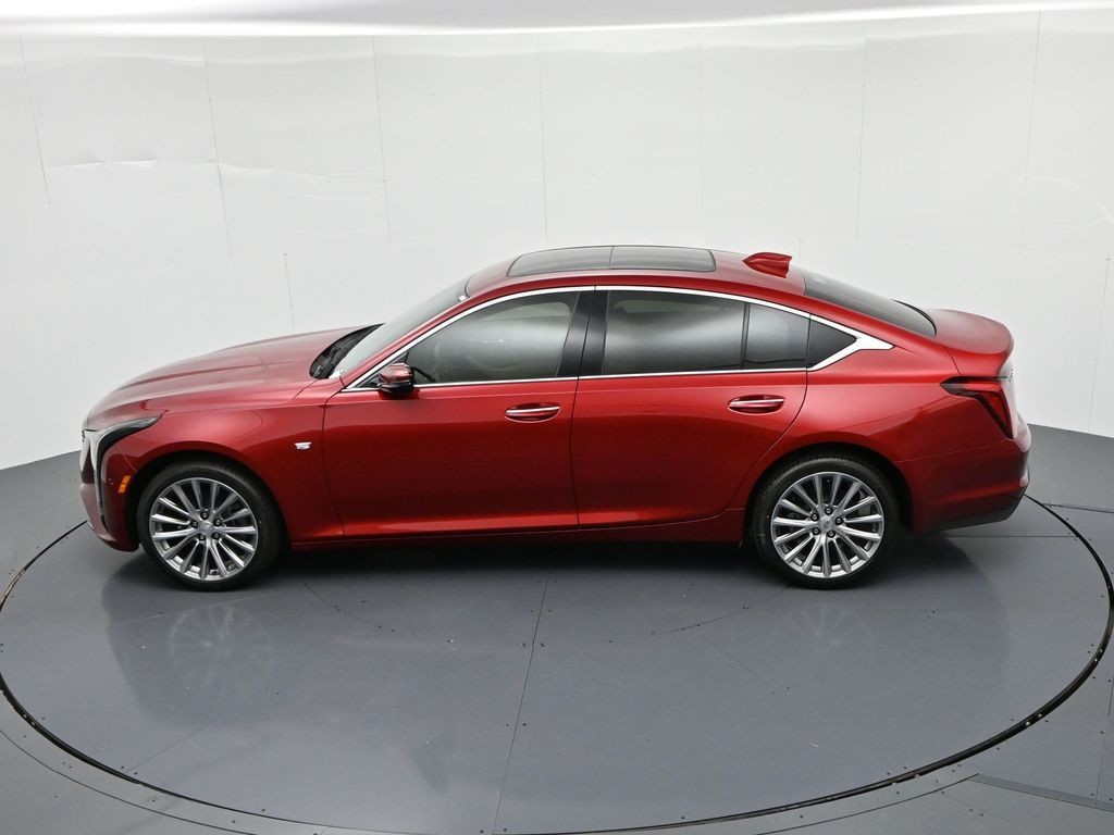 Cadillac CT5 Vehicle Full-screen Gallery Image 16