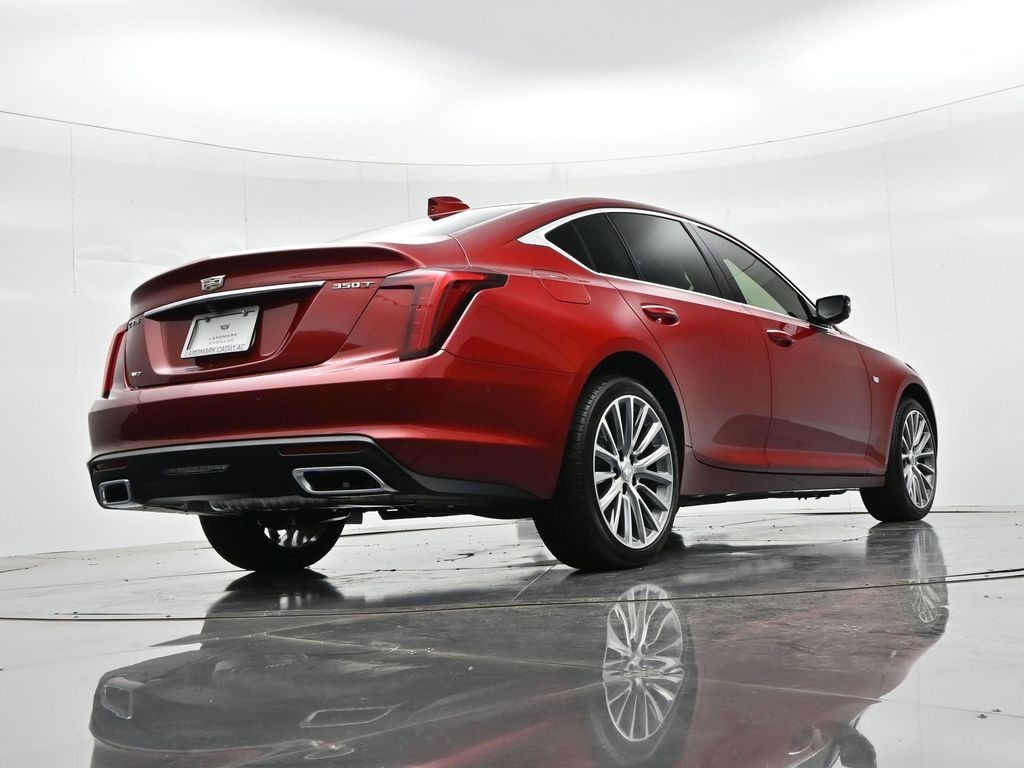 Cadillac CT5 Vehicle Full-screen Gallery Image 19
