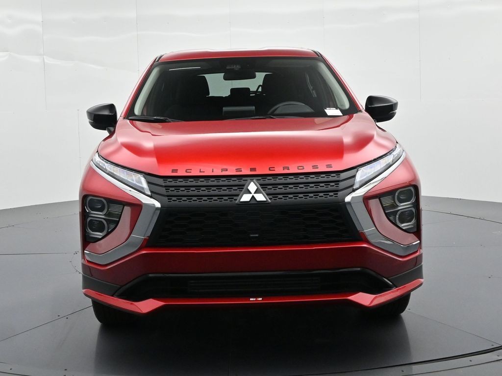 Mitsubishi Eclipse Cross Vehicle Full-screen Gallery Image 2