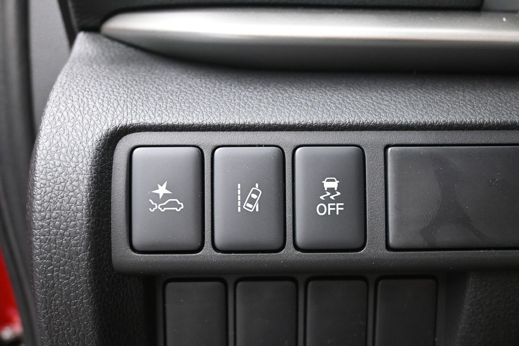 Mitsubishi Eclipse Cross Vehicle Full-screen Gallery Image 18