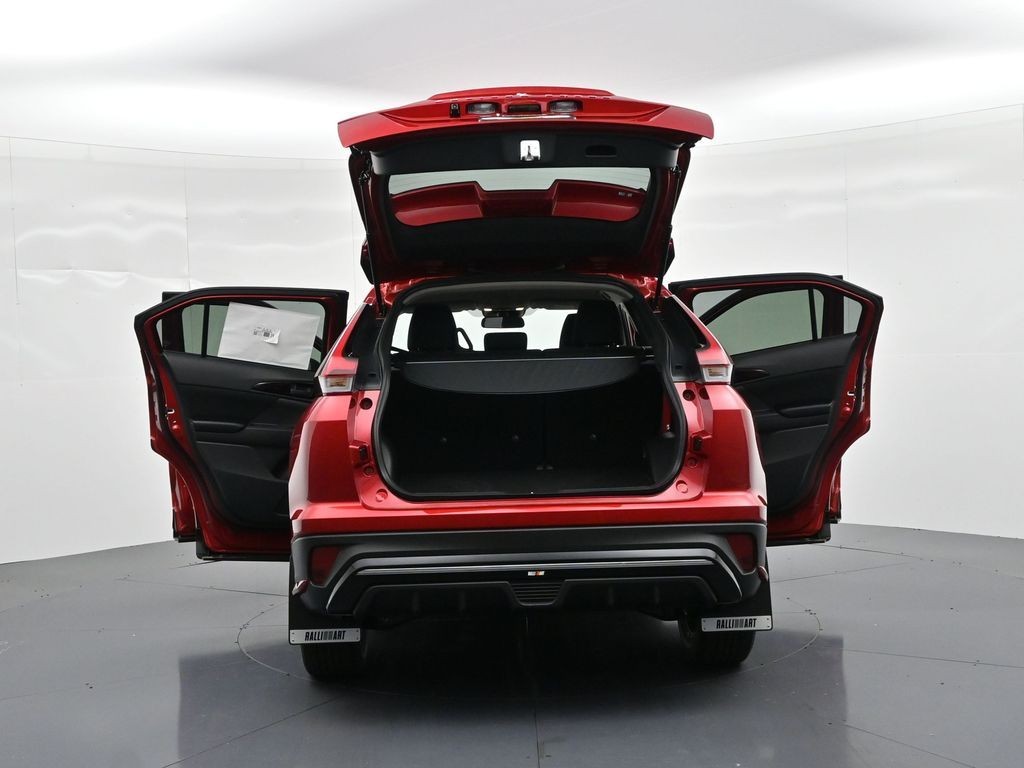 Mitsubishi Eclipse Cross Vehicle Full-screen Gallery Image 33