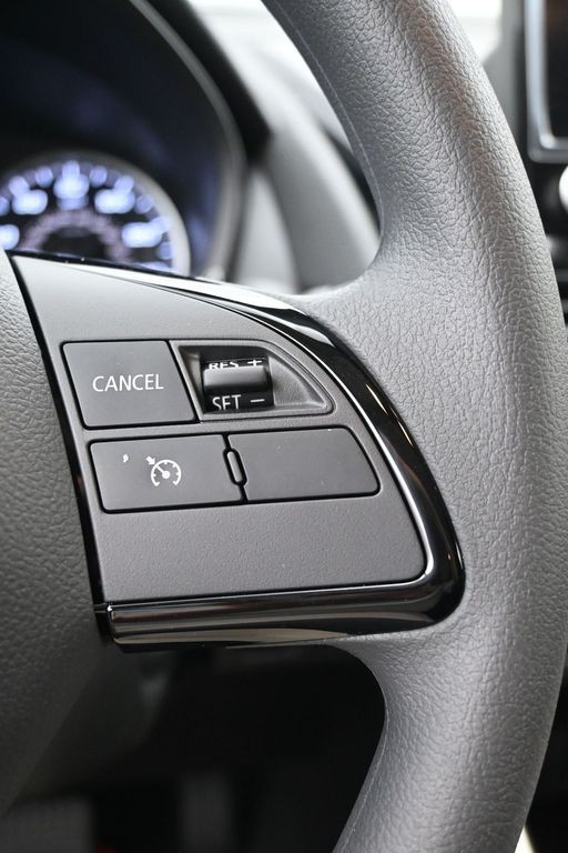 Mitsubishi Eclipse Cross Vehicle Full-screen Gallery Image 16