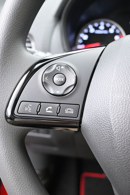 Mitsubishi Eclipse Cross Vehicle Full-screen Gallery Image 17