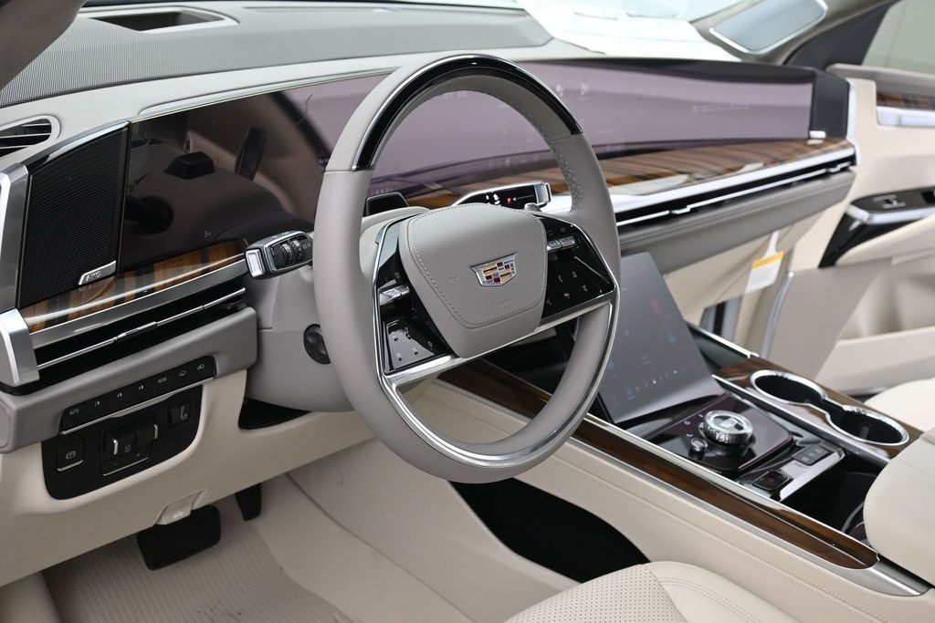 Cadillac Escalade ESV Vehicle Full-screen Gallery Image 14