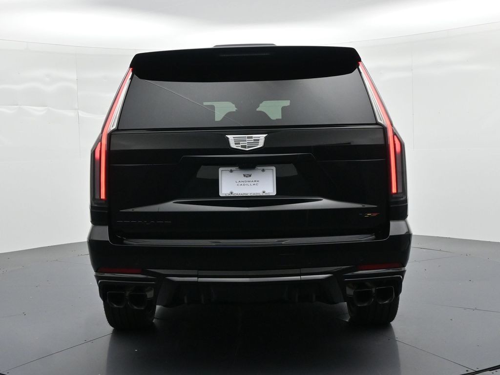 Cadillac Escalade Vehicle Full-screen Gallery Image 6