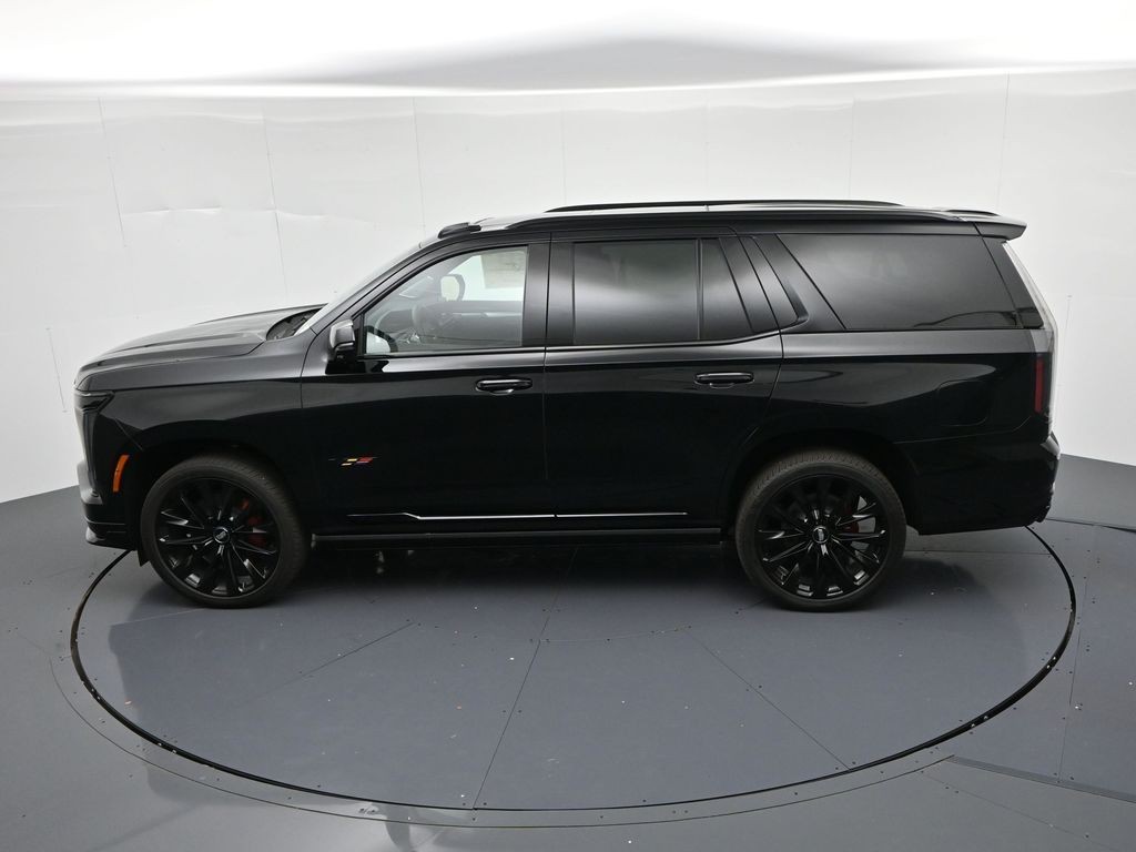 Cadillac Escalade Vehicle Full-screen Gallery Image 21
