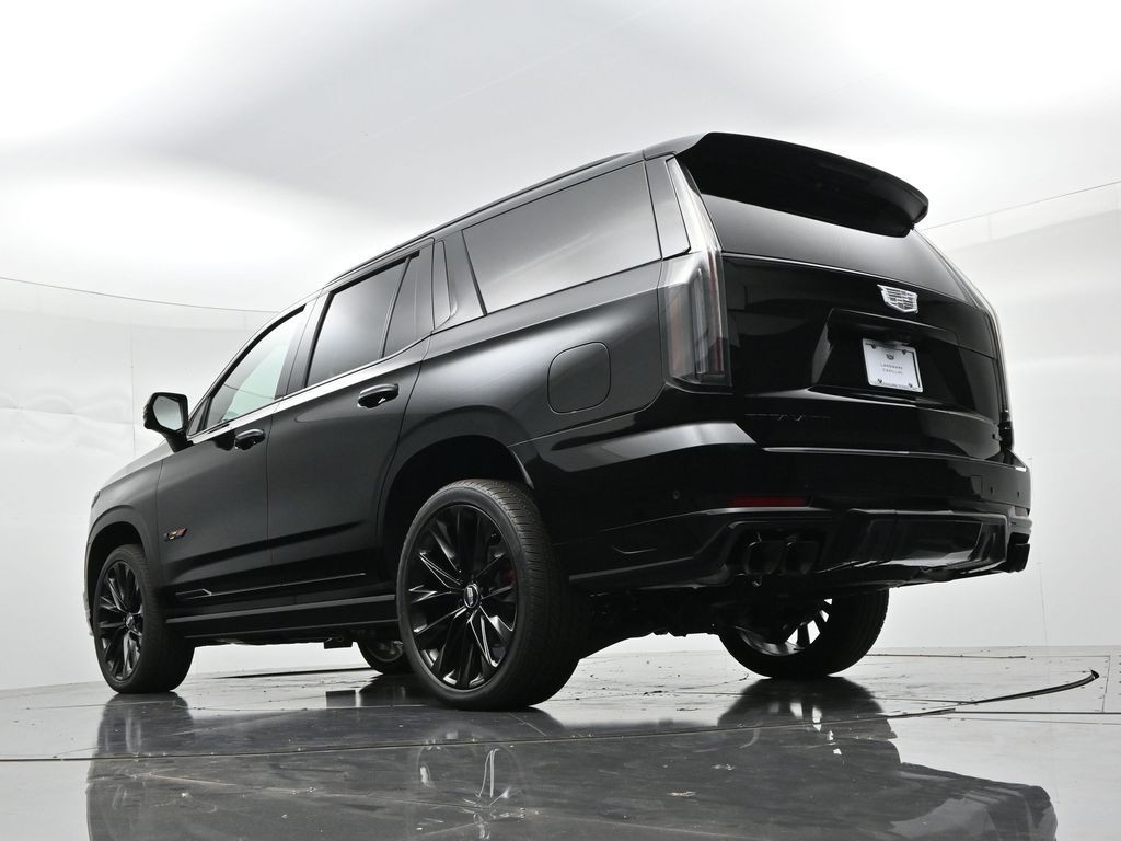 Cadillac Escalade Vehicle Full-screen Gallery Image 22