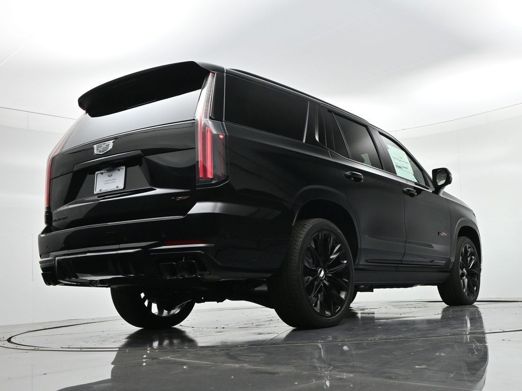Cadillac Escalade Vehicle Full-screen Gallery Image 24