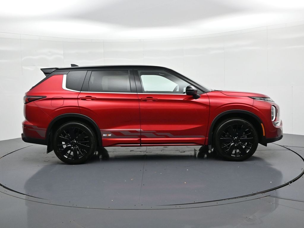 Mitsubishi Outlander Vehicle Full-screen Gallery Image 4