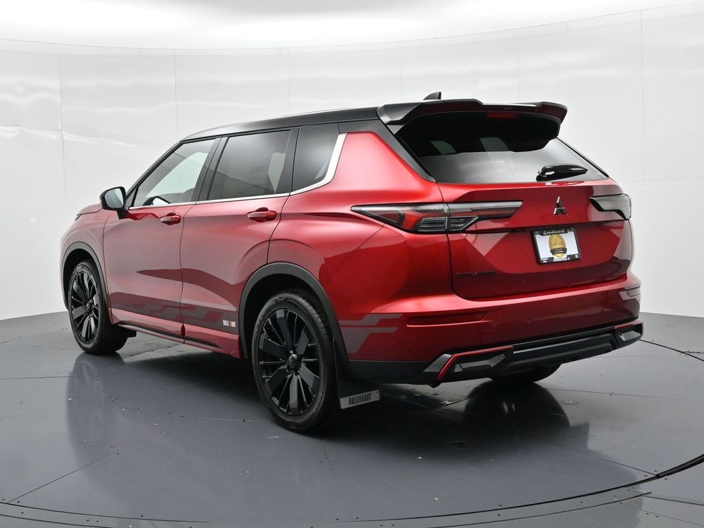 Mitsubishi Outlander Vehicle Full-screen Gallery Image 7