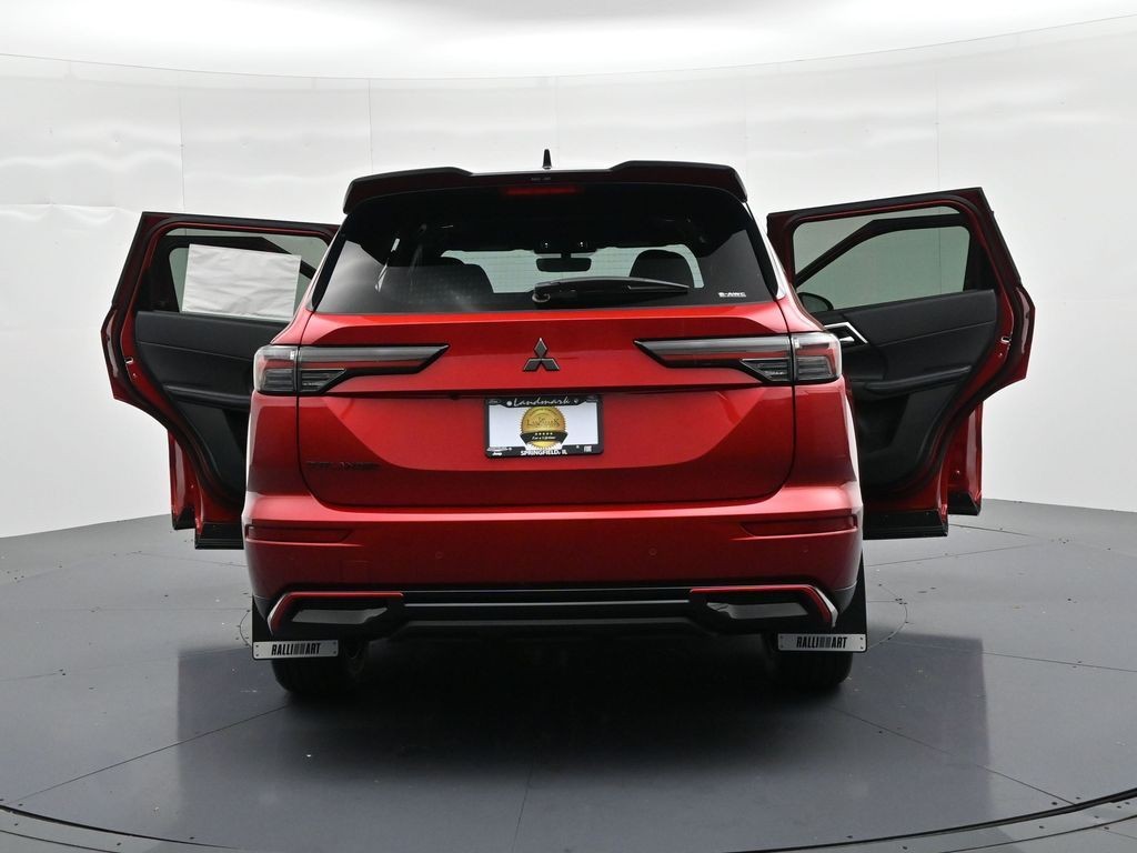 Mitsubishi Outlander Vehicle Full-screen Gallery Image 26