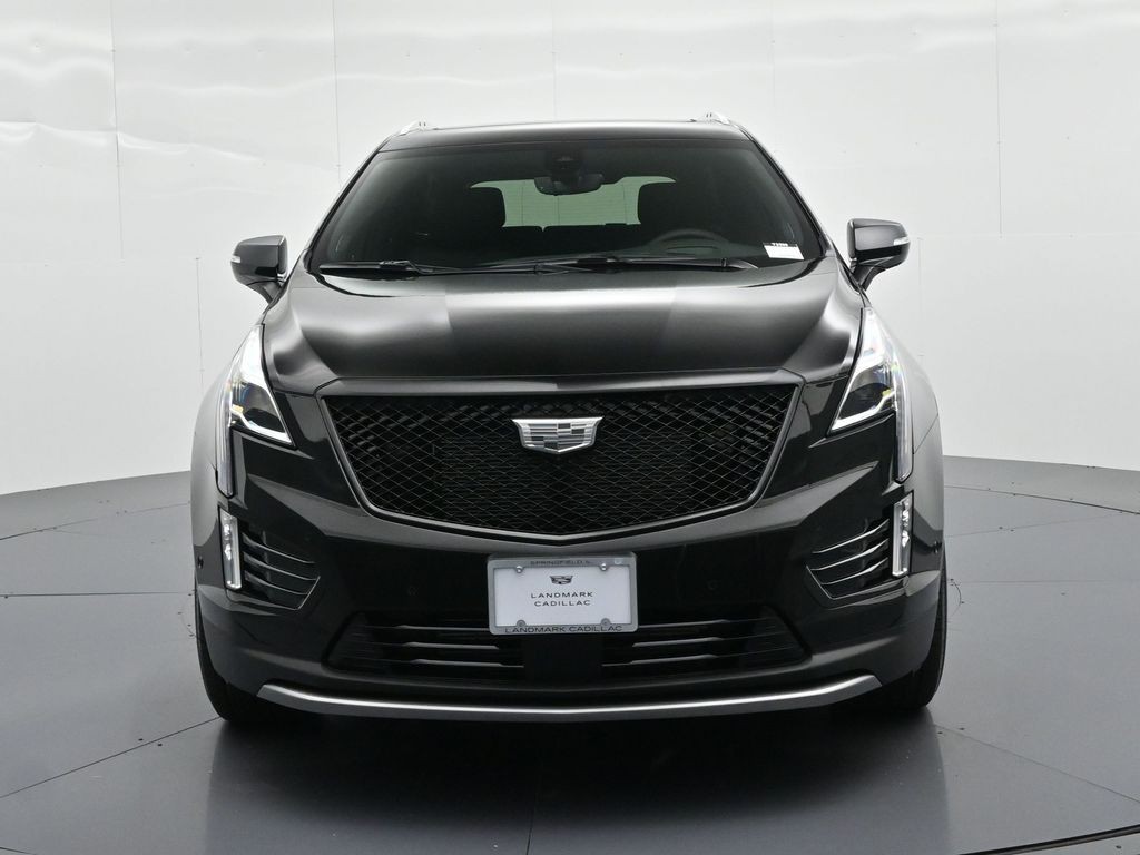 Cadillac XT5 Vehicle Full-screen Gallery Image 2