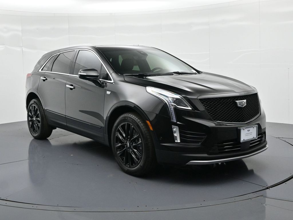 Cadillac XT5 Vehicle Full-screen Gallery Image 3