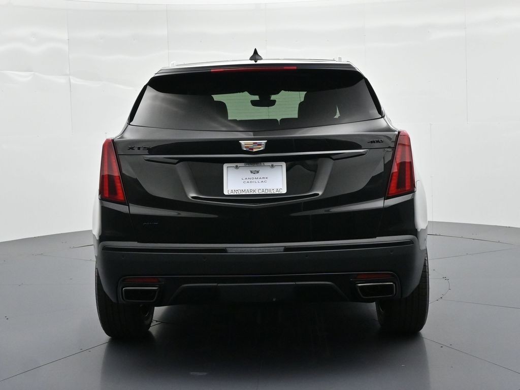 Cadillac XT5 Vehicle Full-screen Gallery Image 6