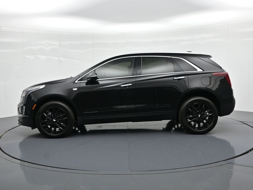 Cadillac XT5 Vehicle Full-screen Gallery Image 8
