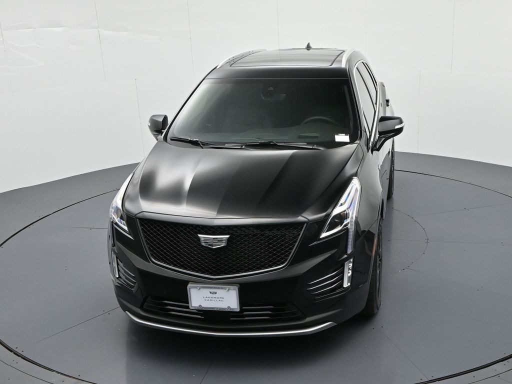 Cadillac XT5 Vehicle Full-screen Gallery Image 18
