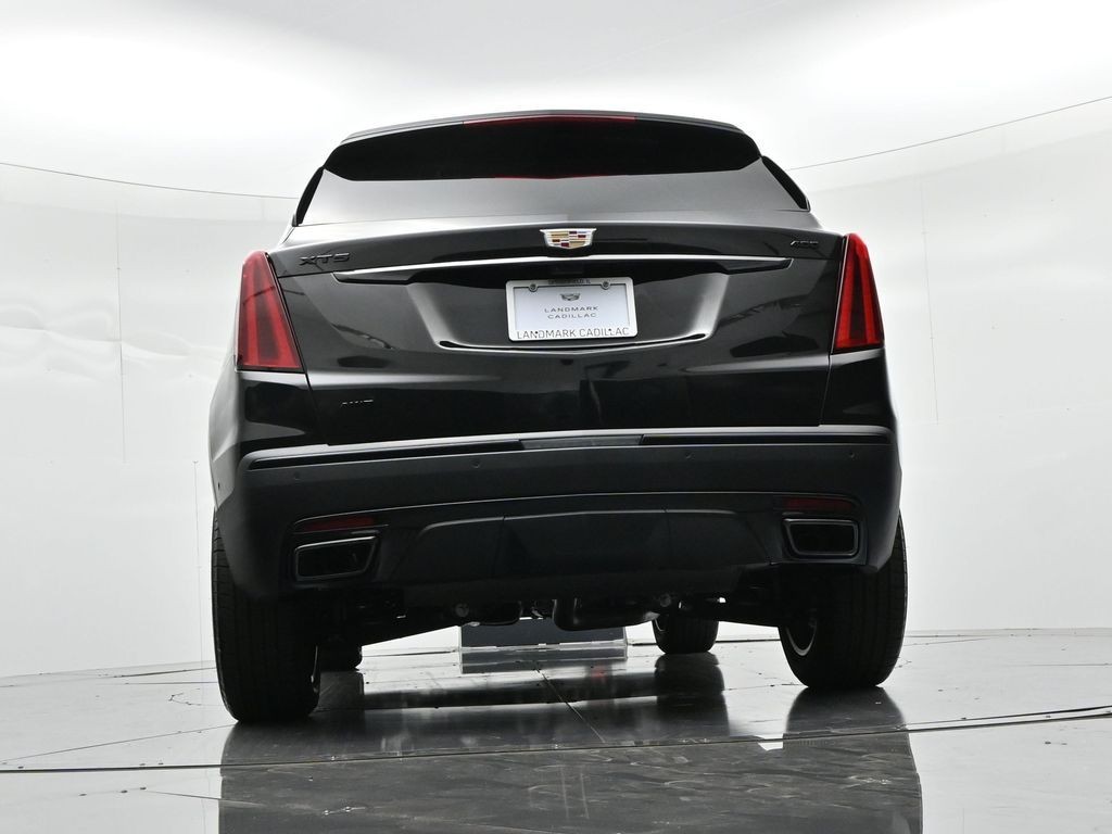 Cadillac XT5 Vehicle Full-screen Gallery Image 22