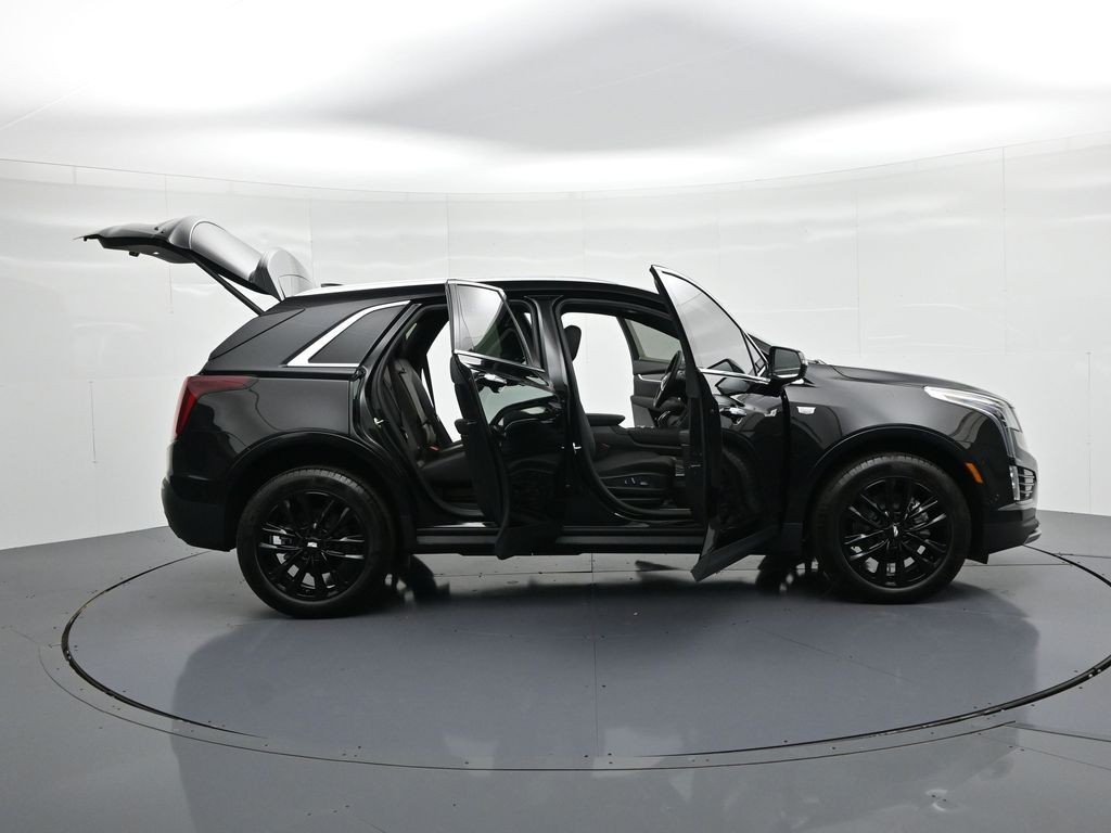 Cadillac XT5 Vehicle Full-screen Gallery Image 25