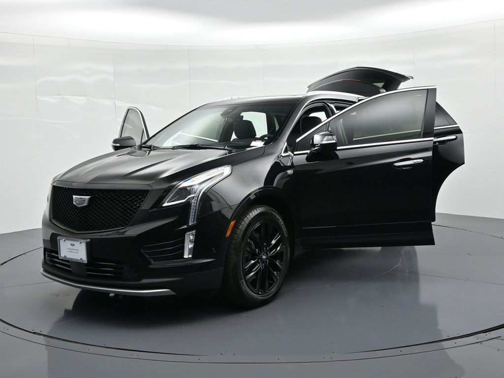Cadillac XT5 Vehicle Full-screen Gallery Image 27