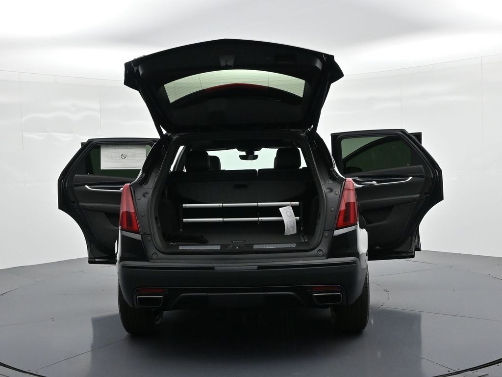 Cadillac XT5 Vehicle Full-screen Gallery Image 28