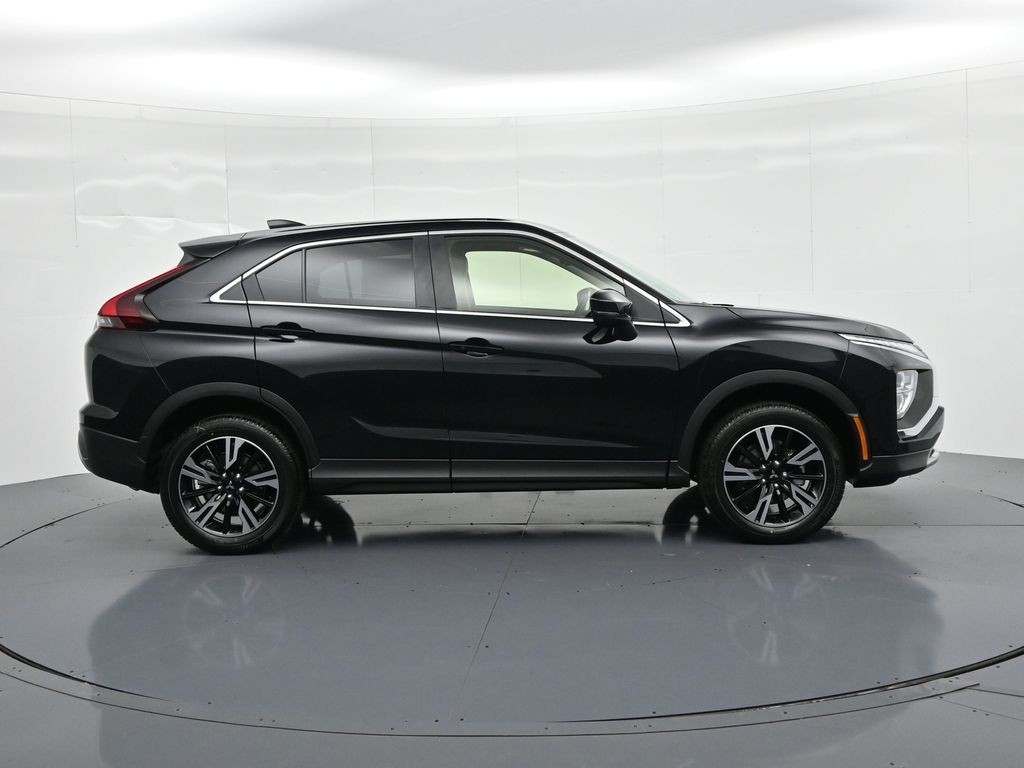 Mitsubishi Eclipse Cross Vehicle Full-screen Gallery Image 4