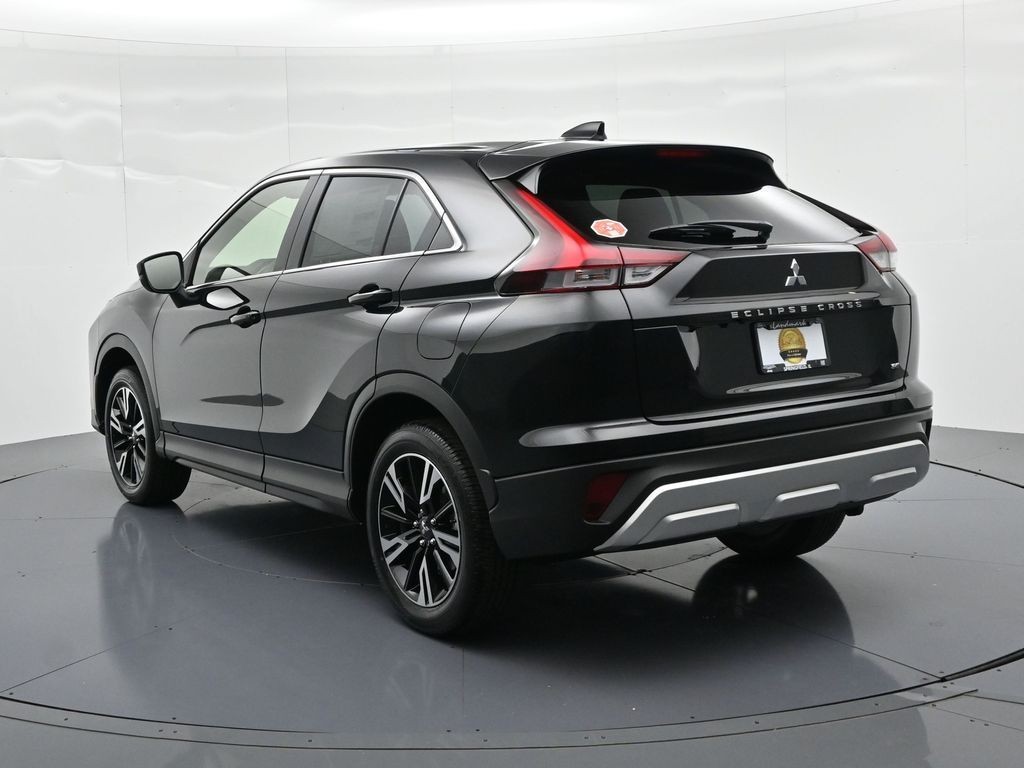 Mitsubishi Eclipse Cross Vehicle Full-screen Gallery Image 7