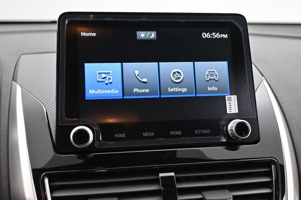 Mitsubishi Eclipse Cross Vehicle Full-screen Gallery Image 9