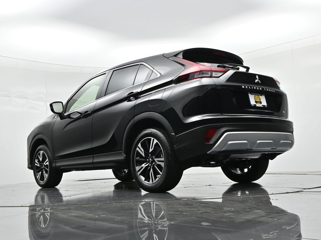 Mitsubishi Eclipse Cross Vehicle Full-screen Gallery Image 18